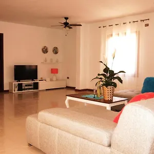 https://large-apartment-on-golf-course.tenerifehoteles.net